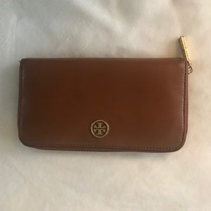 Tory Burch Robinson zip continental wallet